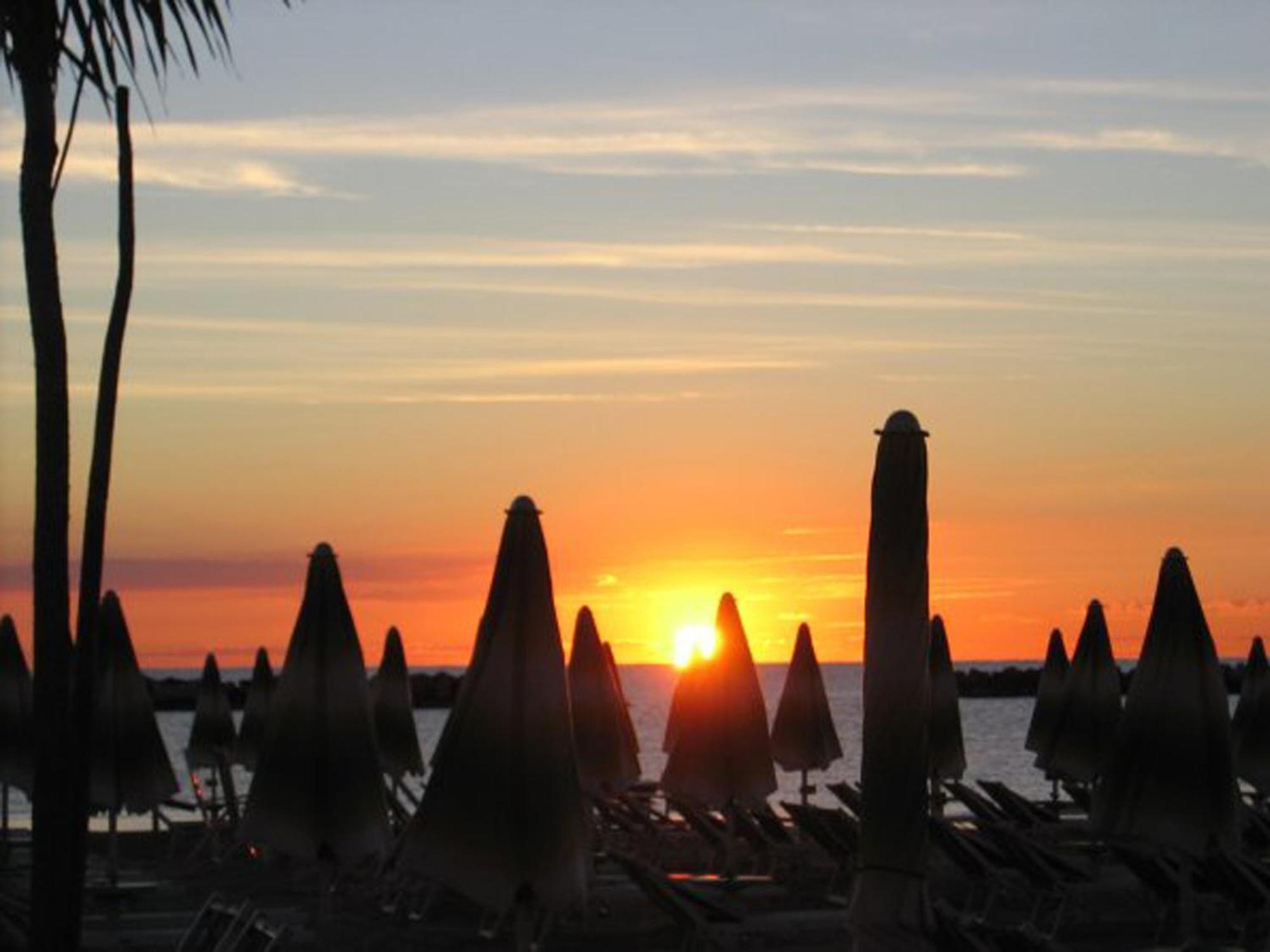 Hotel Carillon Bellaria-Igea Marina Exteriör bild