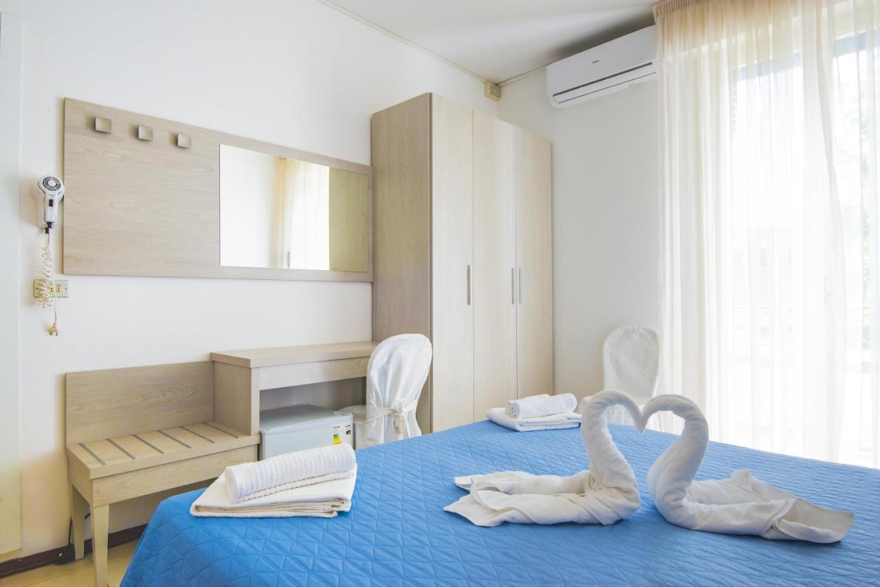 Hotel Carillon Bellaria-Igea Marina Exteriör bild