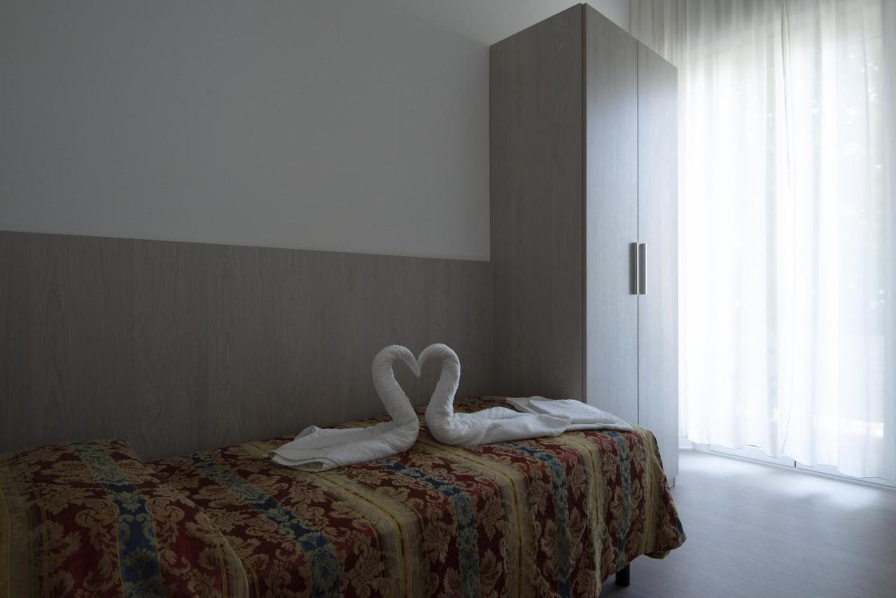 Hotel Carillon Bellaria-Igea Marina Exteriör bild